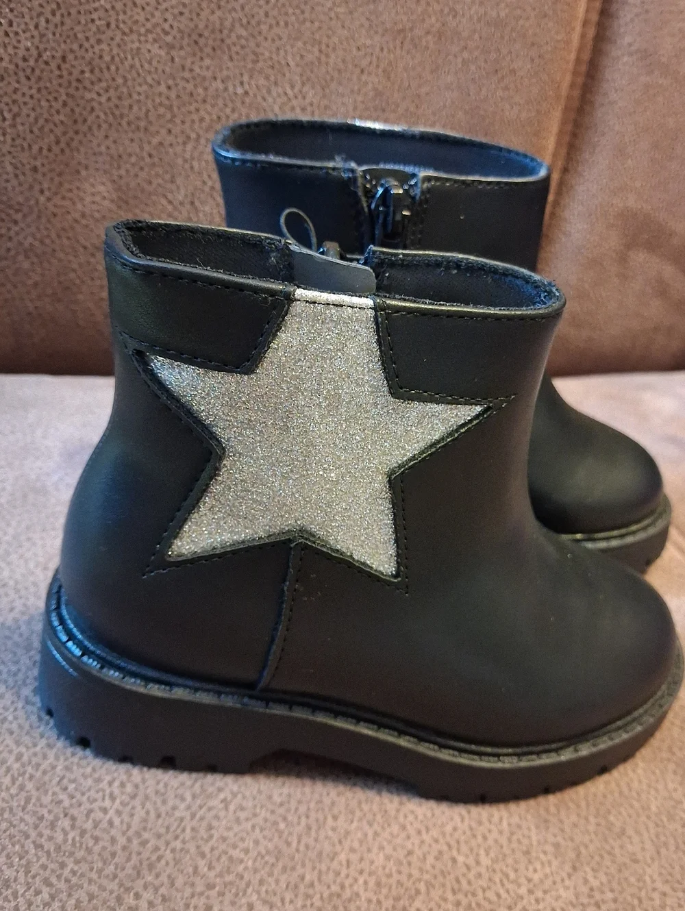 Wonder Nation Kids' Black Chelsea Combat Boots with Silver Glitter Star Size 8